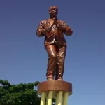 Escultor de la estatua de Shakira: ¿Cómo se escribe su nombre?